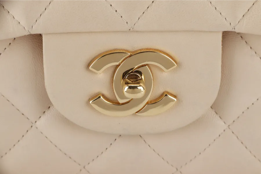 CHANEL CLASSIC SINGLE FLAP (1309xxxx) JUMBO BEIGE LAMBSKIN GOLD HARDWARE WITH CARD