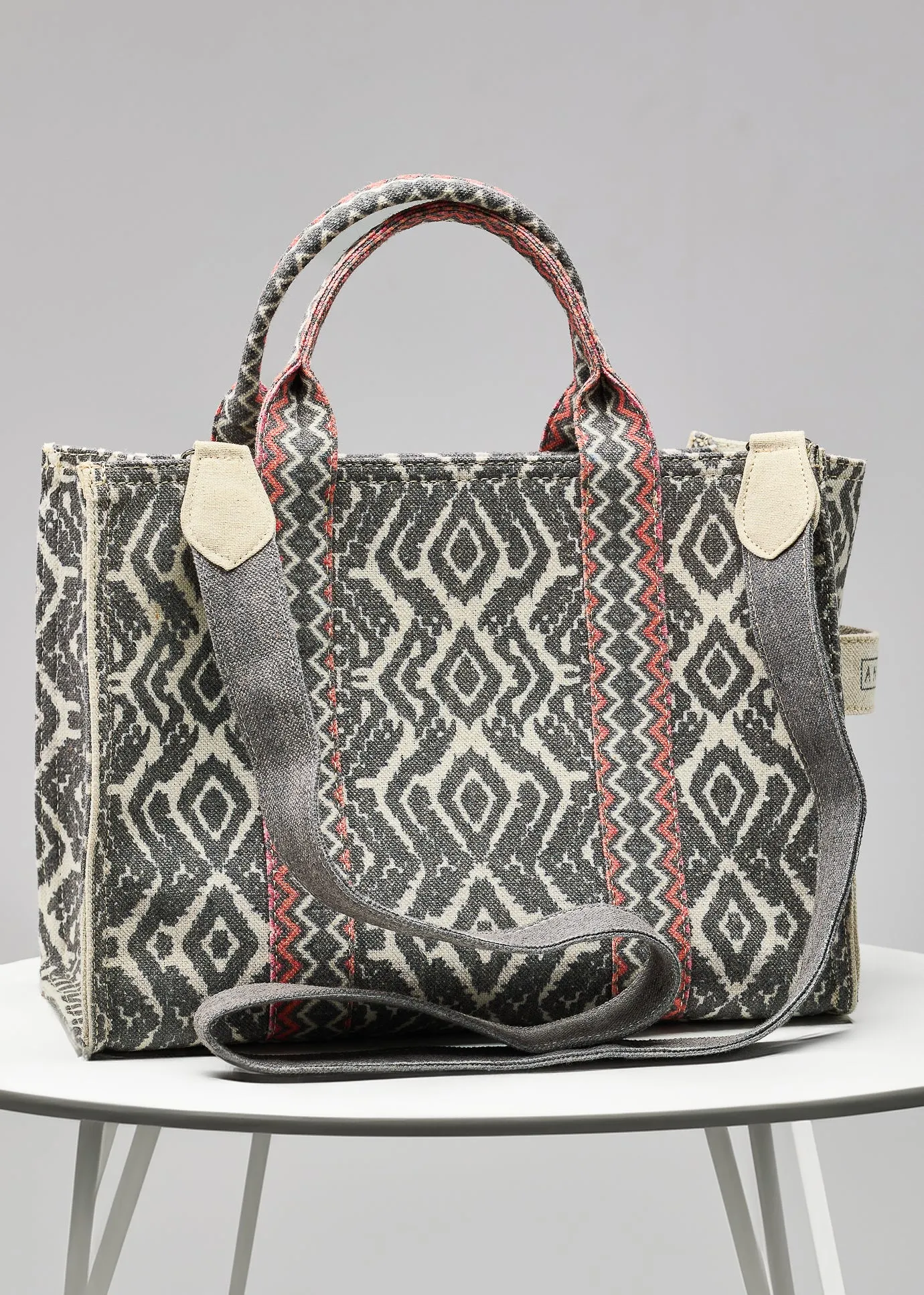 Classic Gray and Coral Keffiyeh Pattern Tote - Modesty Dress Companion