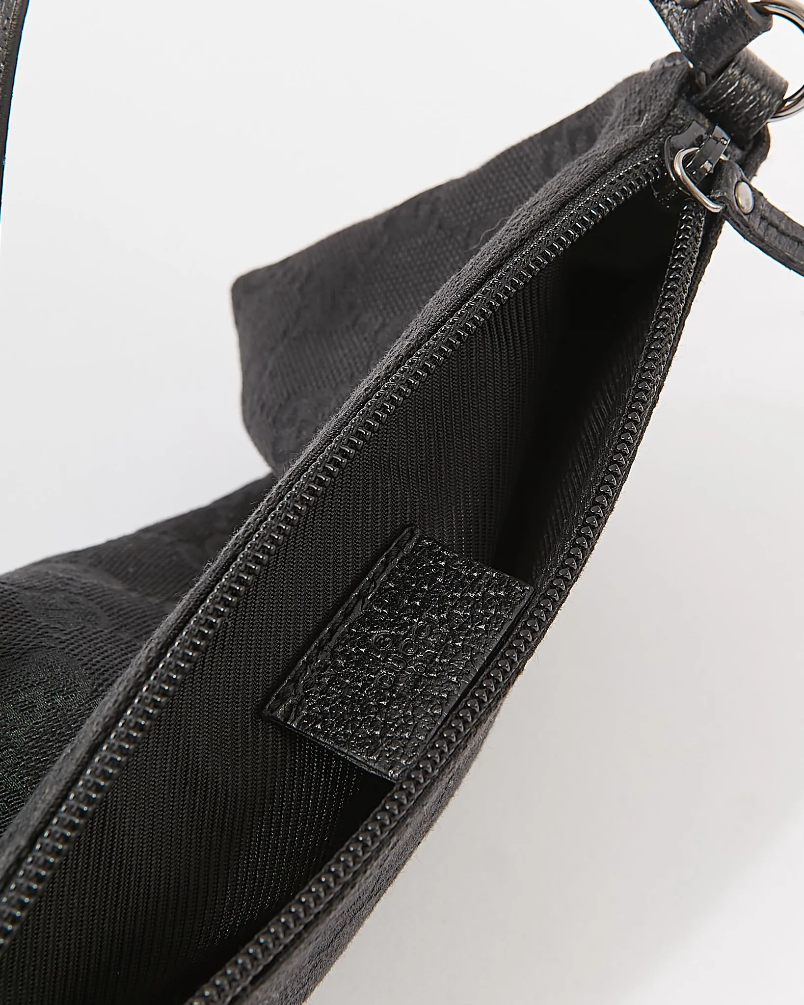 Gucci Black GG Supreme Canvas Shoulder Bag