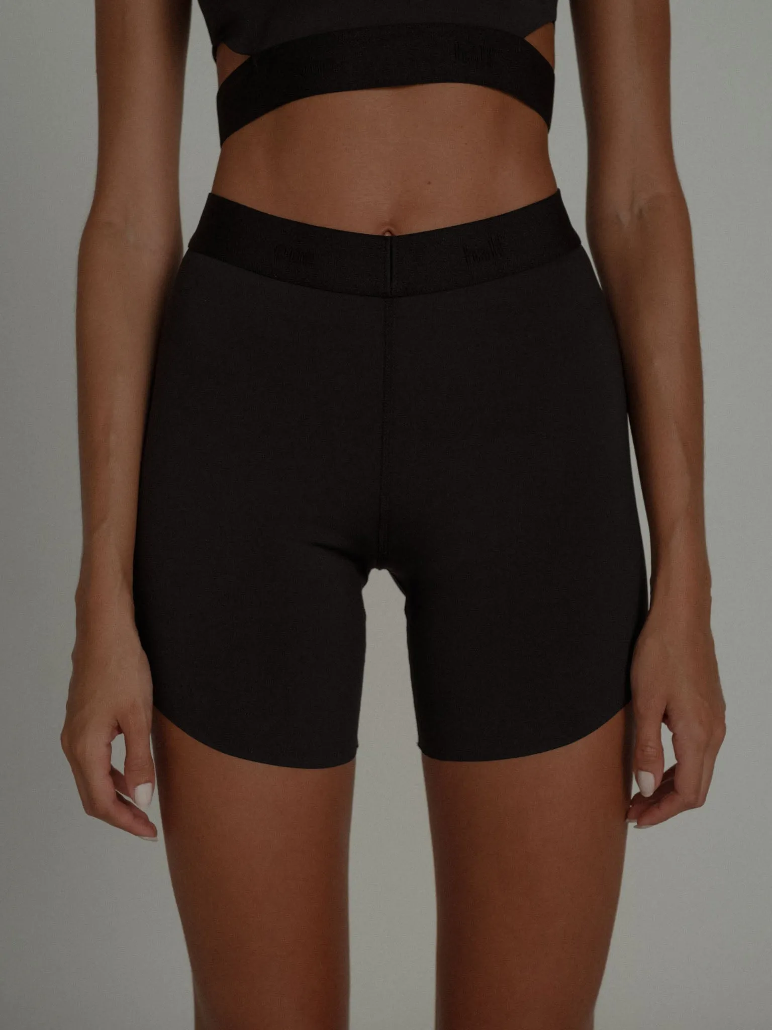 HIGH TECH ABS  SHORT - BLACK ON BLACK