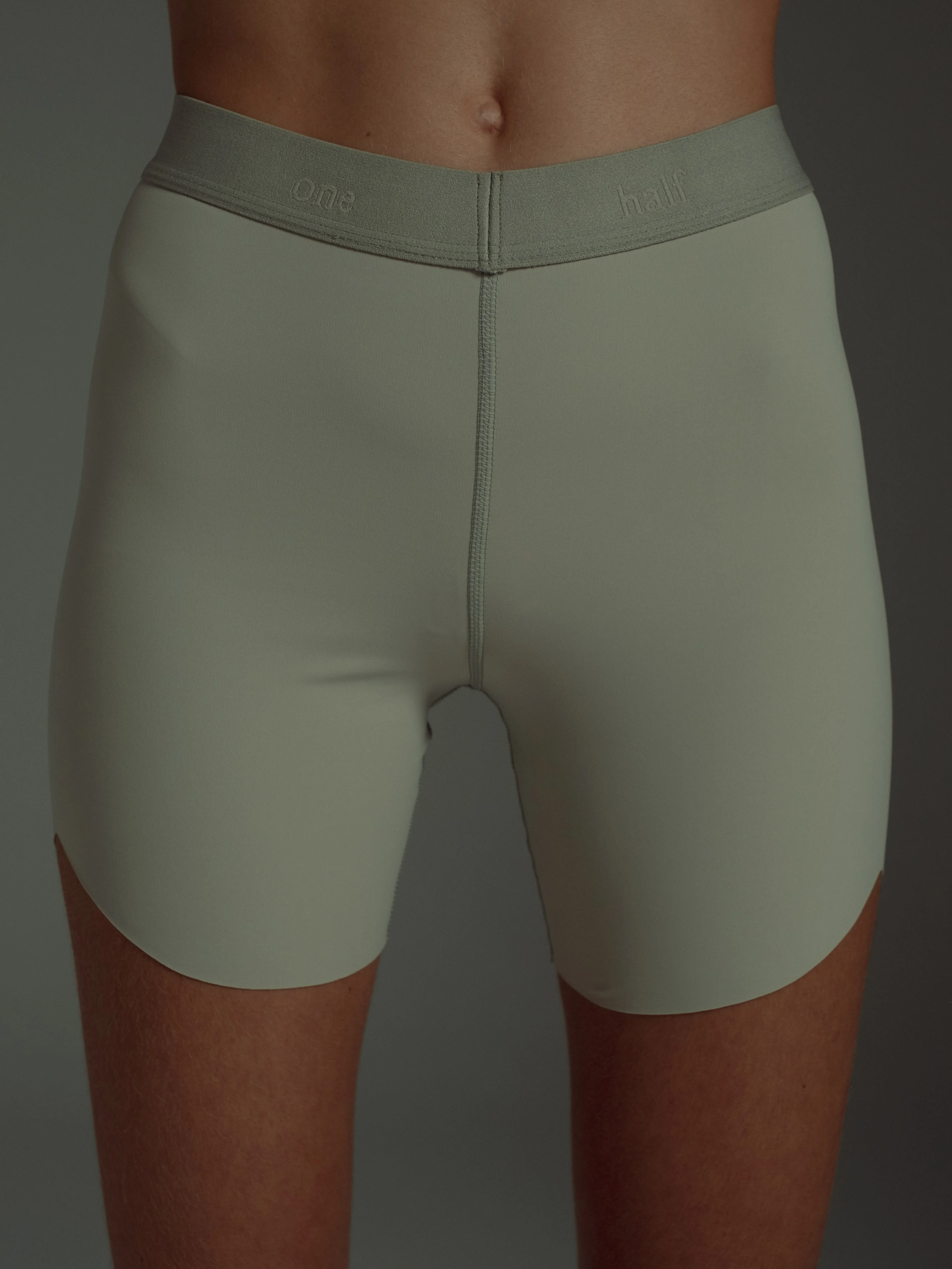 HIGH TECH ABS  SHORT - SMOKE GREEN