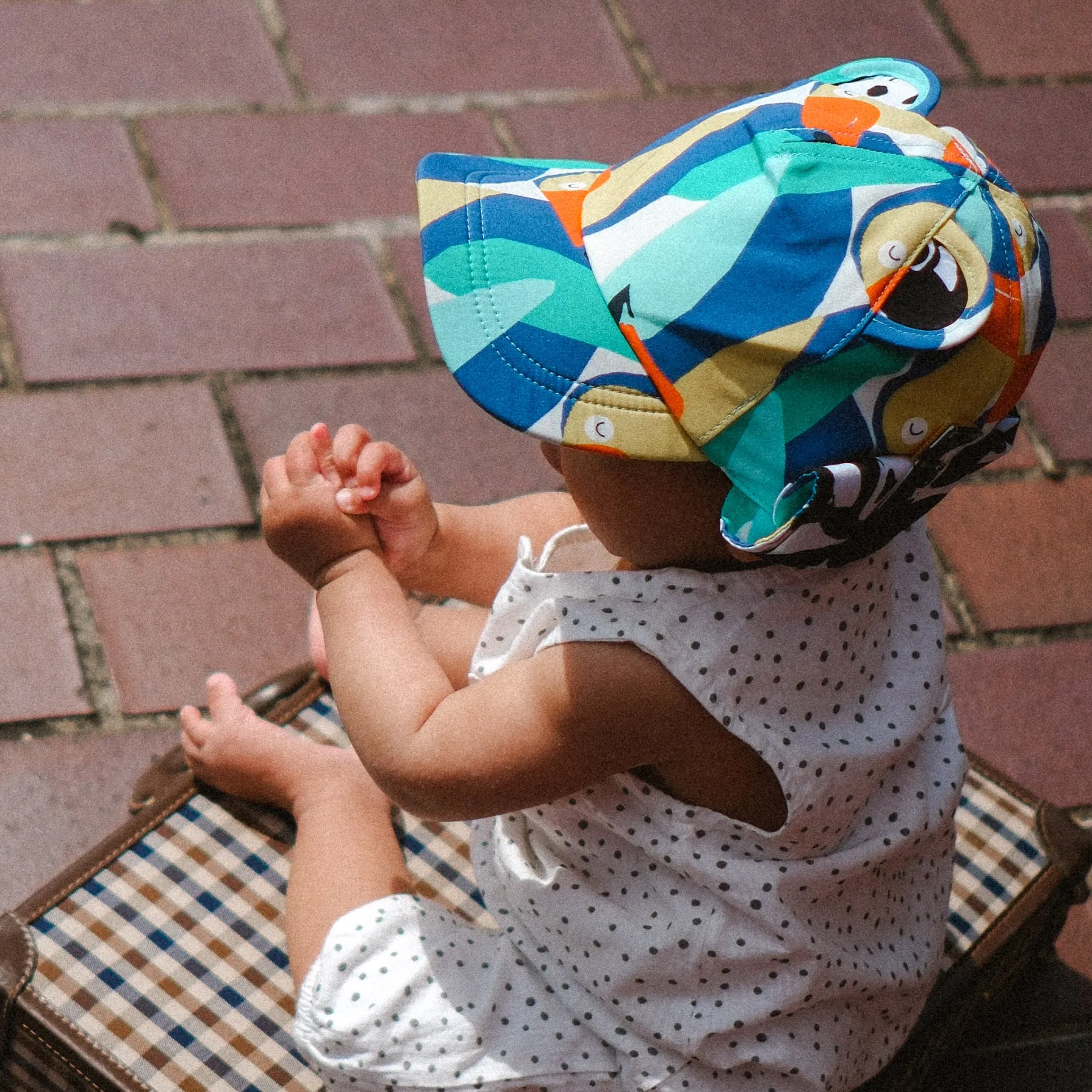 Kids Cub hat with neck flap: Toucan Play