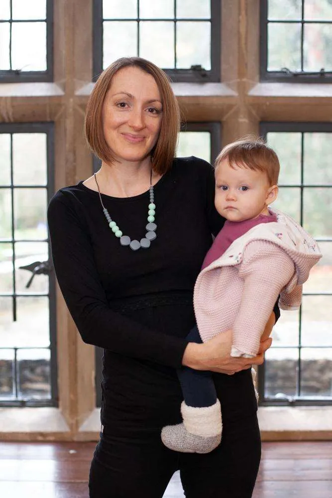 Organic Long Sleeve Breastfeeding Top in Black *PreLoved*