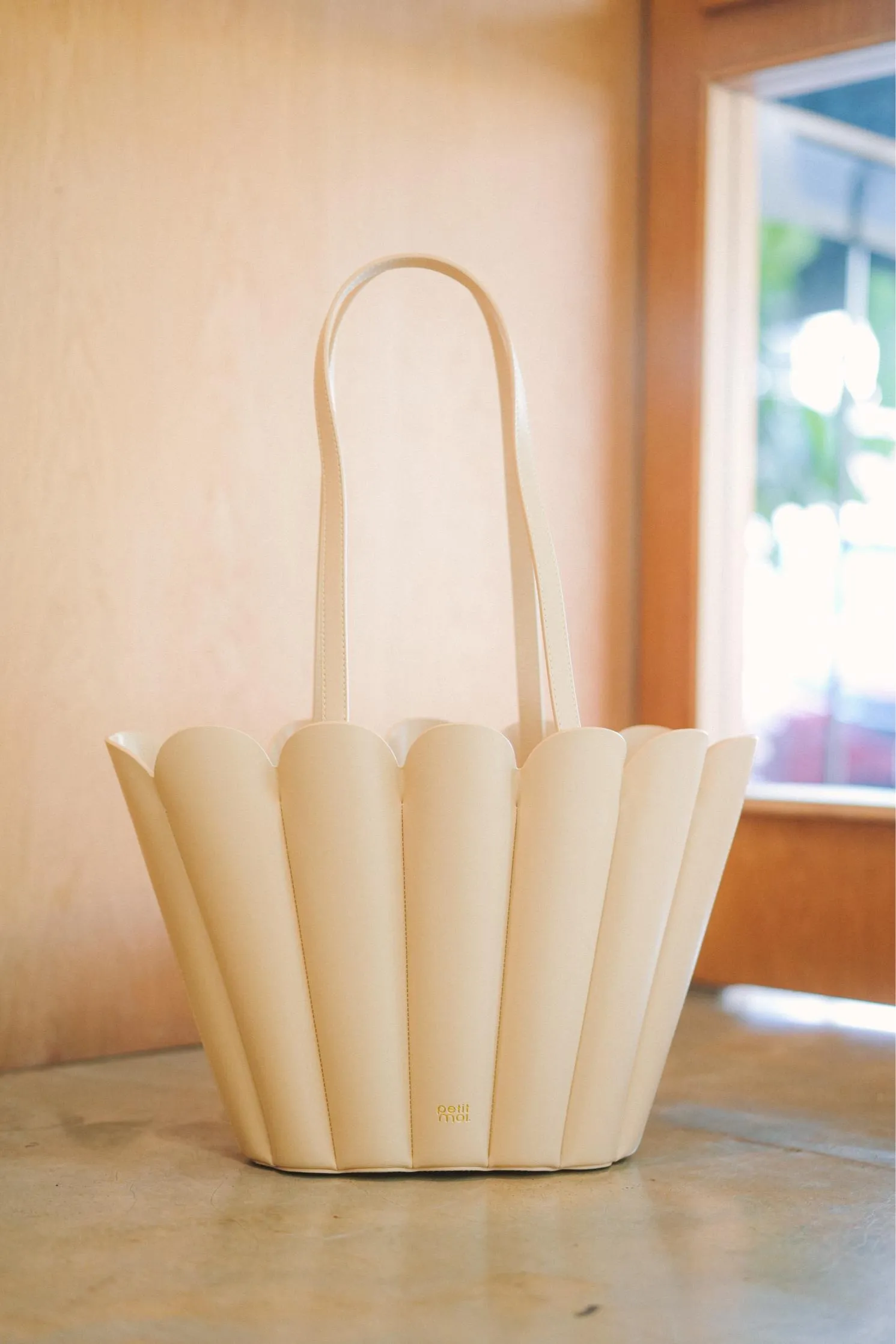 SCALLOP BAG IN ECRU